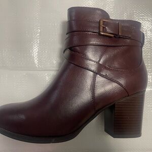 Elegant Burgundy Ankle Boots